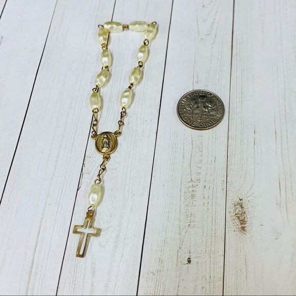 Small Pearl and Gold Rosary - Picture 1 of 3
